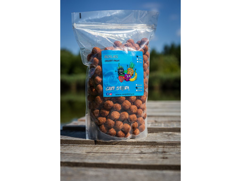 Boilies Crazy Fruit ( Švestka + Chilli )  1 kg 20 mm